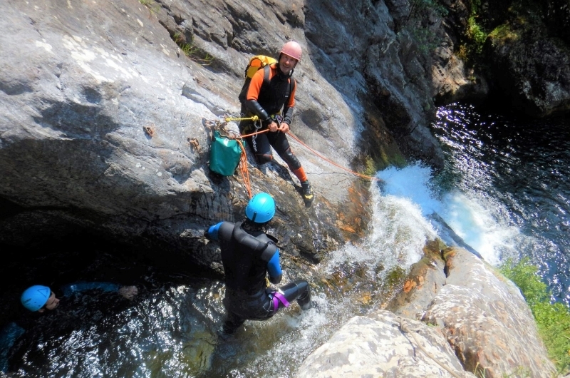 canyoning dans le bramabiau prèse de Millau en Aveyron